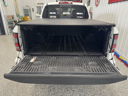 Used 2022 Nissan Frontier SV AWD/4WD image 15