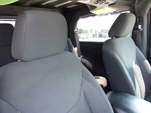 Used 2016 Jeep Wrangler Sport image 17