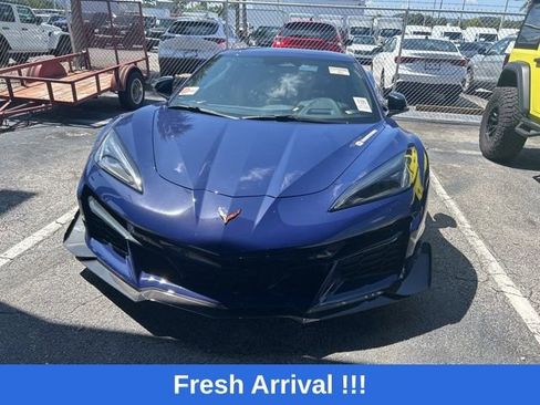 Used 2025 Chevrolet Corvette Z06 RWD image 5