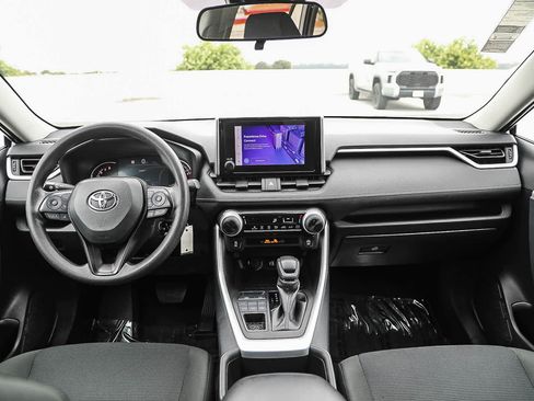 Used 2024 Toyota RAV4 LE AWD/4WD image 12