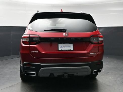 Used 2025 Honda Pilot Touring image 6