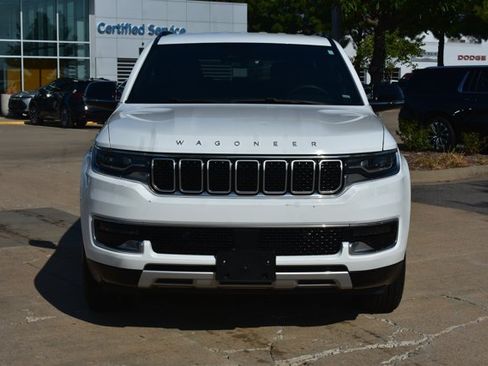 Used 2024 Jeep Wagoneer Series II w/ Flexible Seating Group AWD/4WD image 2