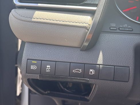 Used 2018 Toyota Camry XSE image 14