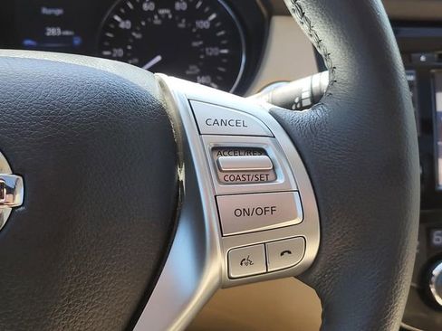 Used 2016 Nissan Rogue SL w/ SL Premium Package image 31