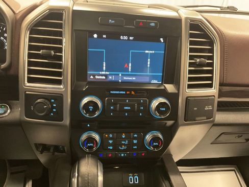 Used 2016 Ford F150 Platinum w/ Equipment Group 701A Luxury image 15