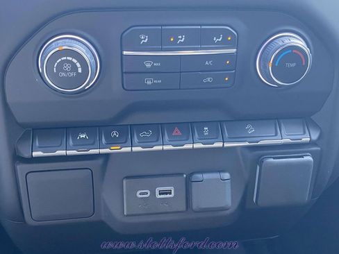 Used 2025 Chevrolet Silverado 1500 Custom Trail Boss w/ Dark Appearance Package image 27