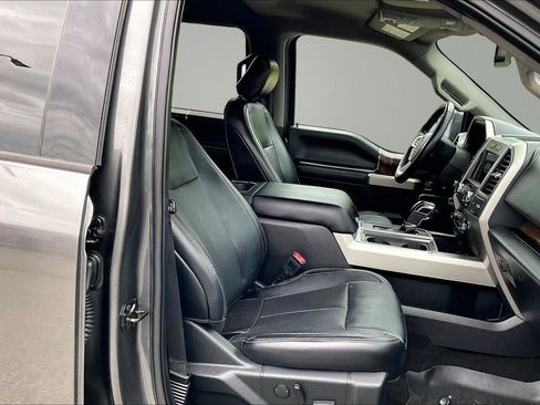 Used 2019 Ford F150 Lariat w/ Max Trailer Tow Package AWD/4WD image 8