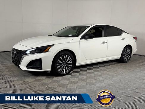 Used 2025 Nissan Altima 2.5 SV FWD image 1