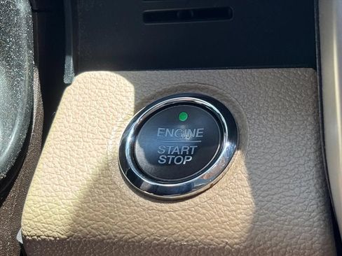 Used 2019 Ford F150 Lariat AWD/4WD image 19