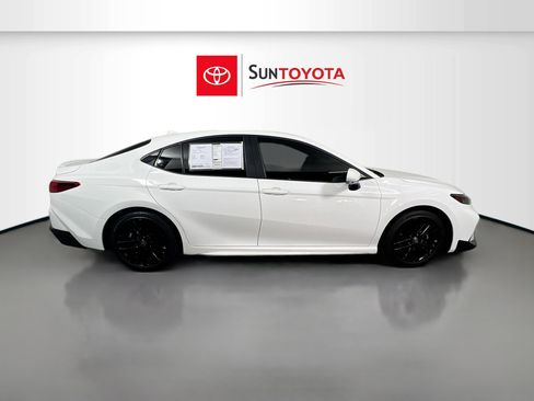 Used 2025 Toyota Camry SE FWD image 2