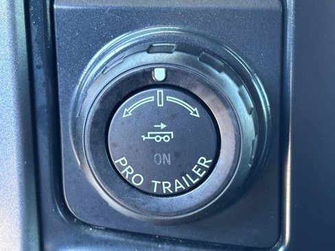 Used 2022 Ford F150 Lariat w/ Max Trailer Tow Package RWD image 32