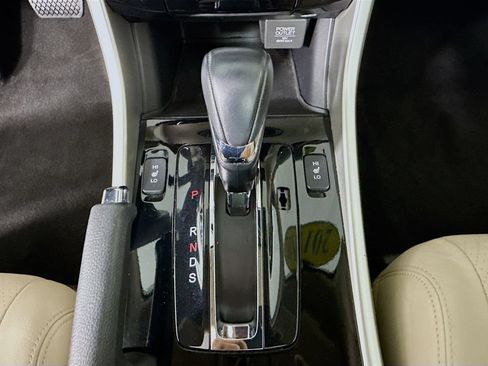 Certified 2017 Honda Accord Touring image 21