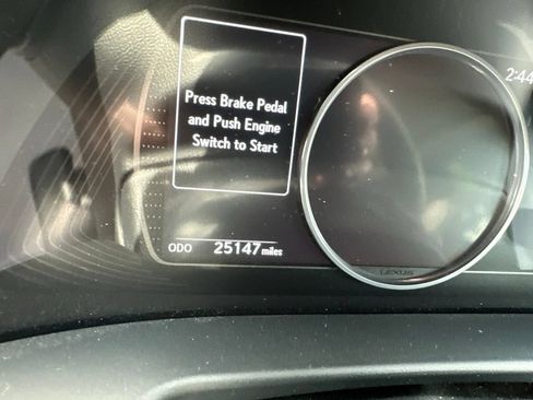 Used 2022 Lexus ES 350 Ultra Luxury w/ Accessory Package FWD image 3