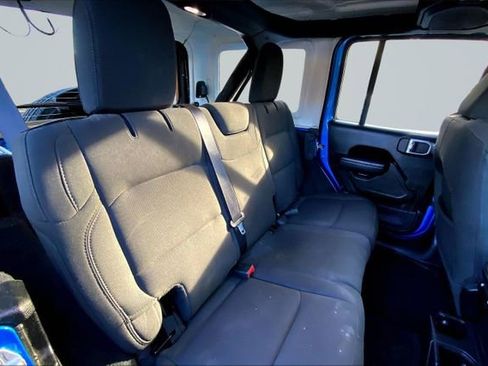 Used 2023 Jeep Wrangler Sport S image 32