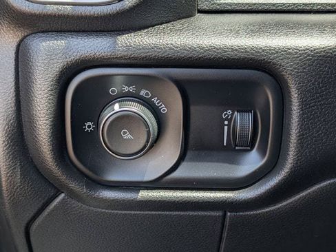 Used 2022 RAM 2500 Big Horn AWD/4WD image 22