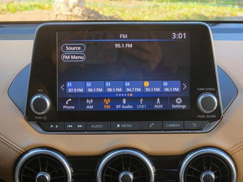 Used 2021 Nissan Sentra SV w/ SV Premium Package image 20