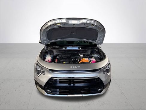 Used 2024 Kia Niro EX Touring image 22