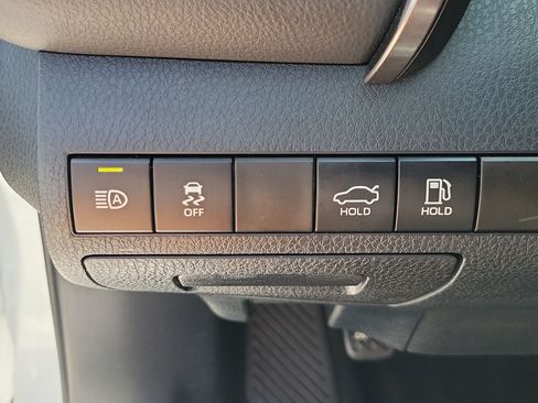 Used 2024 Toyota Camry SE FWD image 30