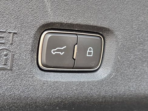 Used 2025 Lincoln Navigator Reserve AWD/4WD image 17