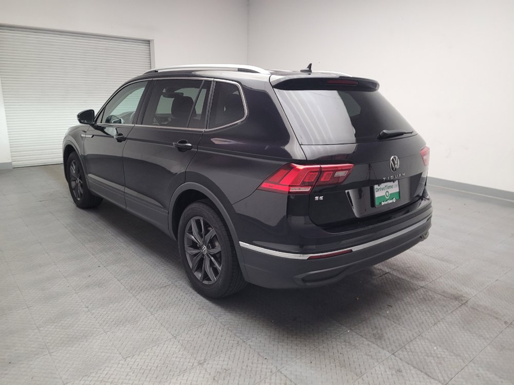Used 2023 Volkswagen Tiguan SE w/ Panoramic Sunroof Package FWD image 5