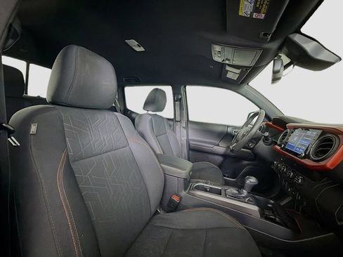 Used 2020 Toyota Tacoma TRD Sport image 25