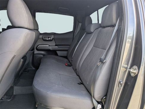 Used 2019 Toyota Tacoma TRD Off-Road image 14