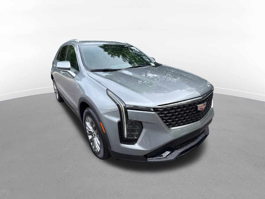 Used 2025 Cadillac XT4 Premium Luxury FWD image 4