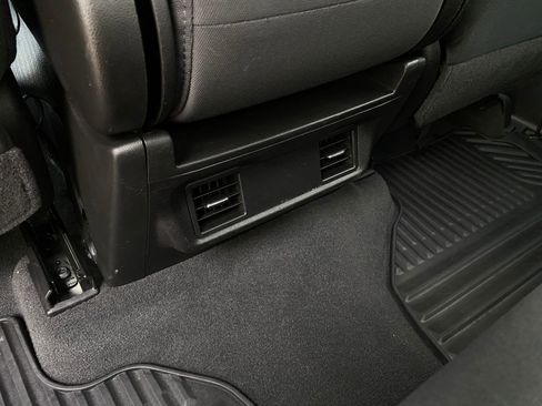 Used 2021 Chevrolet Silverado 1500 Custom image 30