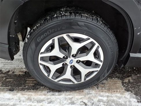 Used 2019 Subaru Forester Premium image 31