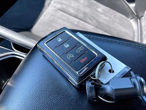 Used 2023 Jeep Grand Cherokee L Laredo AWD/4WD image 11