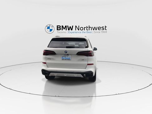 New 2026 BMW X5 xDrive40i w/ M Sport Package AWD/4WD image 2