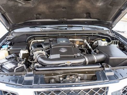 Used 2019 Nissan Frontier SL AWD/4WD image 29