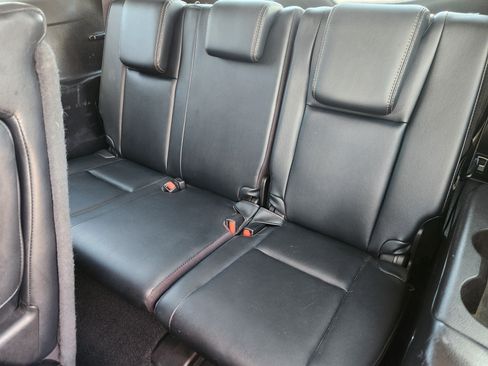 Used 2018 Toyota Highlander XLE w/ Carpet Mat Package (TMS) AWD/4WD image 22