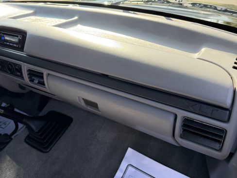 Used 1997 Ford F250 4x4 Regular Cab Heavy Duty image 12