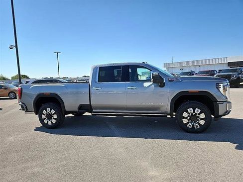 New 2026 GMC Sierra 3500 Denali w/ Denali Reserve Package image 6