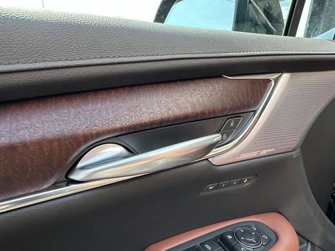 New 2025 Cadillac XT5 Premium Luxury image 17