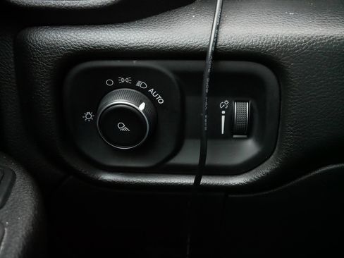 Used 2024 RAM 3500 Tradesman w/ Chrome Appearance Group image 28