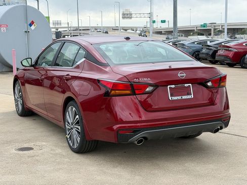 New 2026 Nissan Altima 2.5 SV FWD image 5
