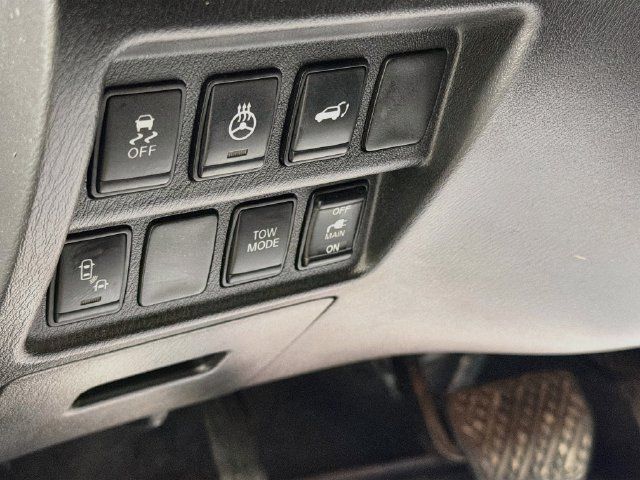Used 2018 Nissan Pathfinder SL AWD/4WD image 10