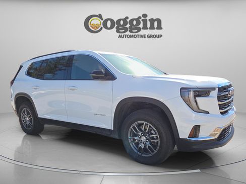 Used 2025 GMC Acadia Elevation image 10