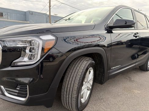 Used 2023 GMC Terrain SLE image 9