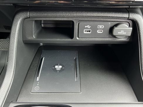 Used 2024 Honda Pilot TrailSport image 33