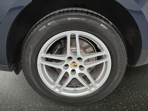 Certified 2021 Porsche Macan AWD/4WD image 29