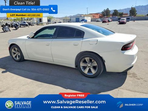 Used 2017 Dodge Charger SXT image 3