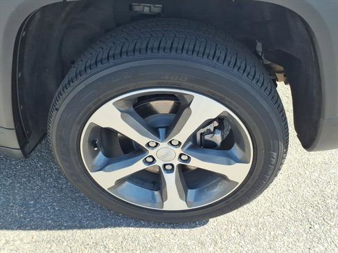 Used 2022 Jeep Grand Cherokee Limited 4xe w/ Luxury Tech Group II image 19