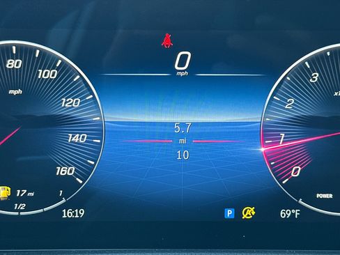 New 2026 Mercedes-Benz GLB 250 4MATIC image 27
