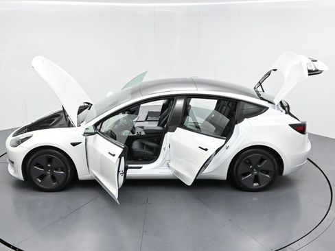 Used 2021 Tesla Model 3 Standard Range Plus RWD image 40