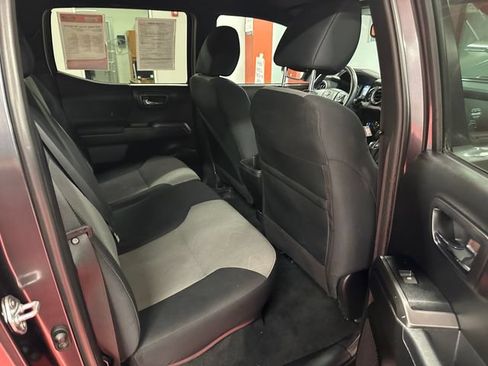 Used 2022 Toyota Tacoma TRD Sport AWD/4WD image 14