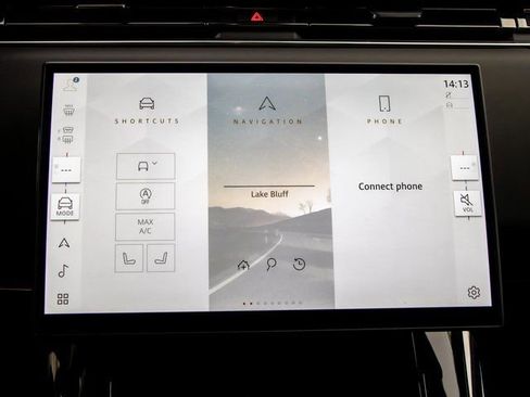 Used 2025 Land Rover Range Rover Sport SE image 18