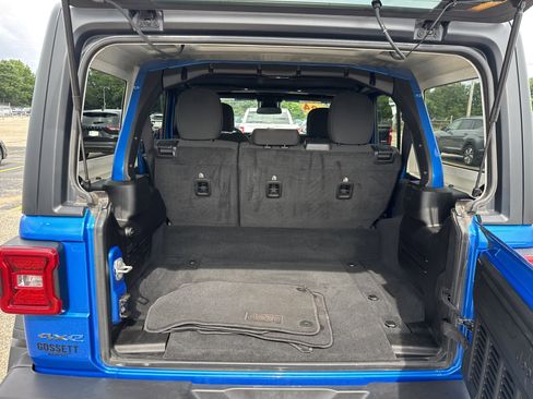 Used 2024 Jeep Wrangler Unlimited Rubicon 4xe AWD/4WD image 8